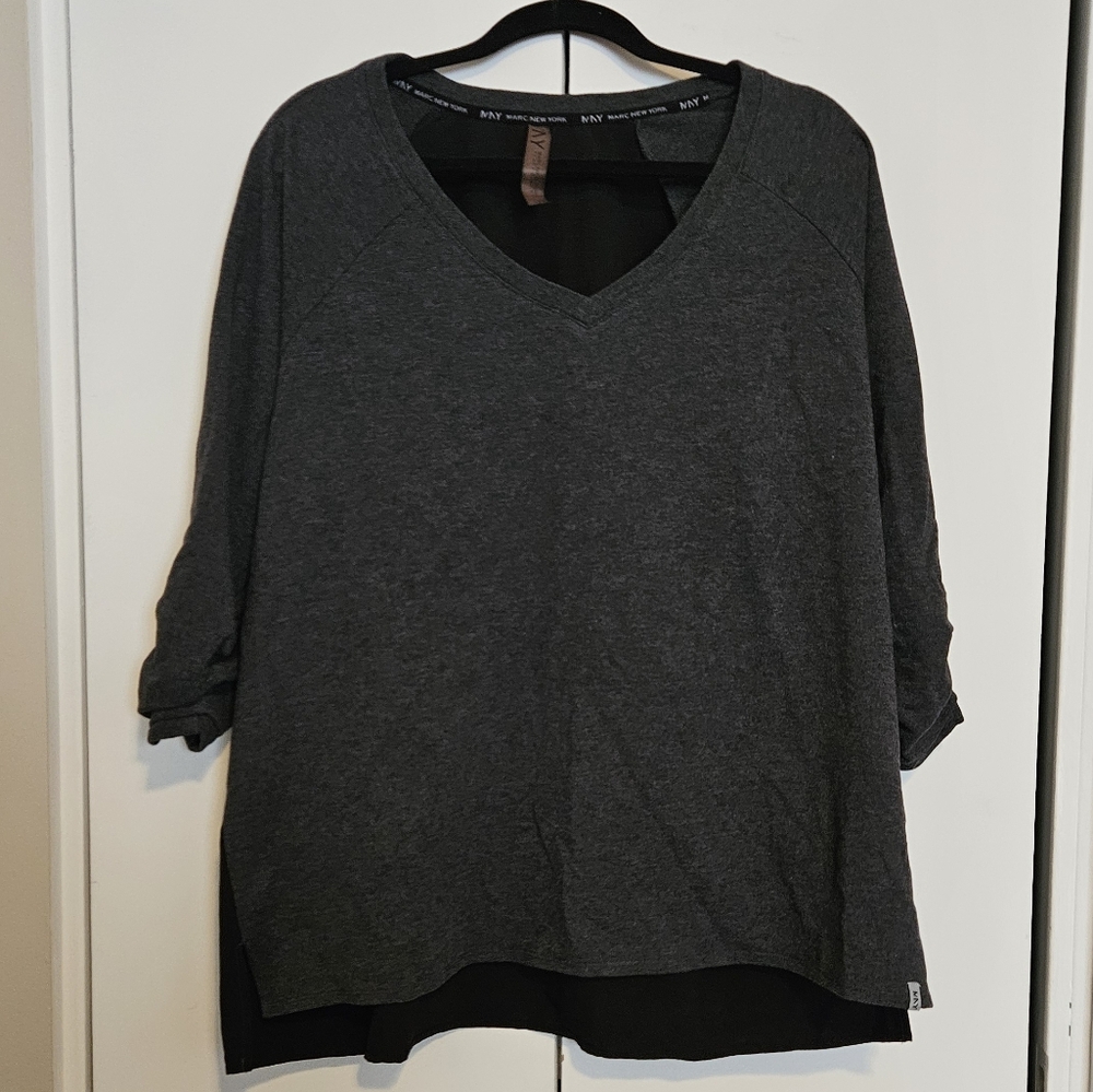 🌺 Black/Grey V-Neck Hi-Lo Pull-over 3/4 Ruched Sleeves 1X